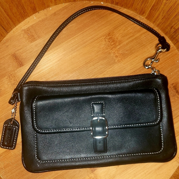 Coach Handbags - COACH Leather Clutch